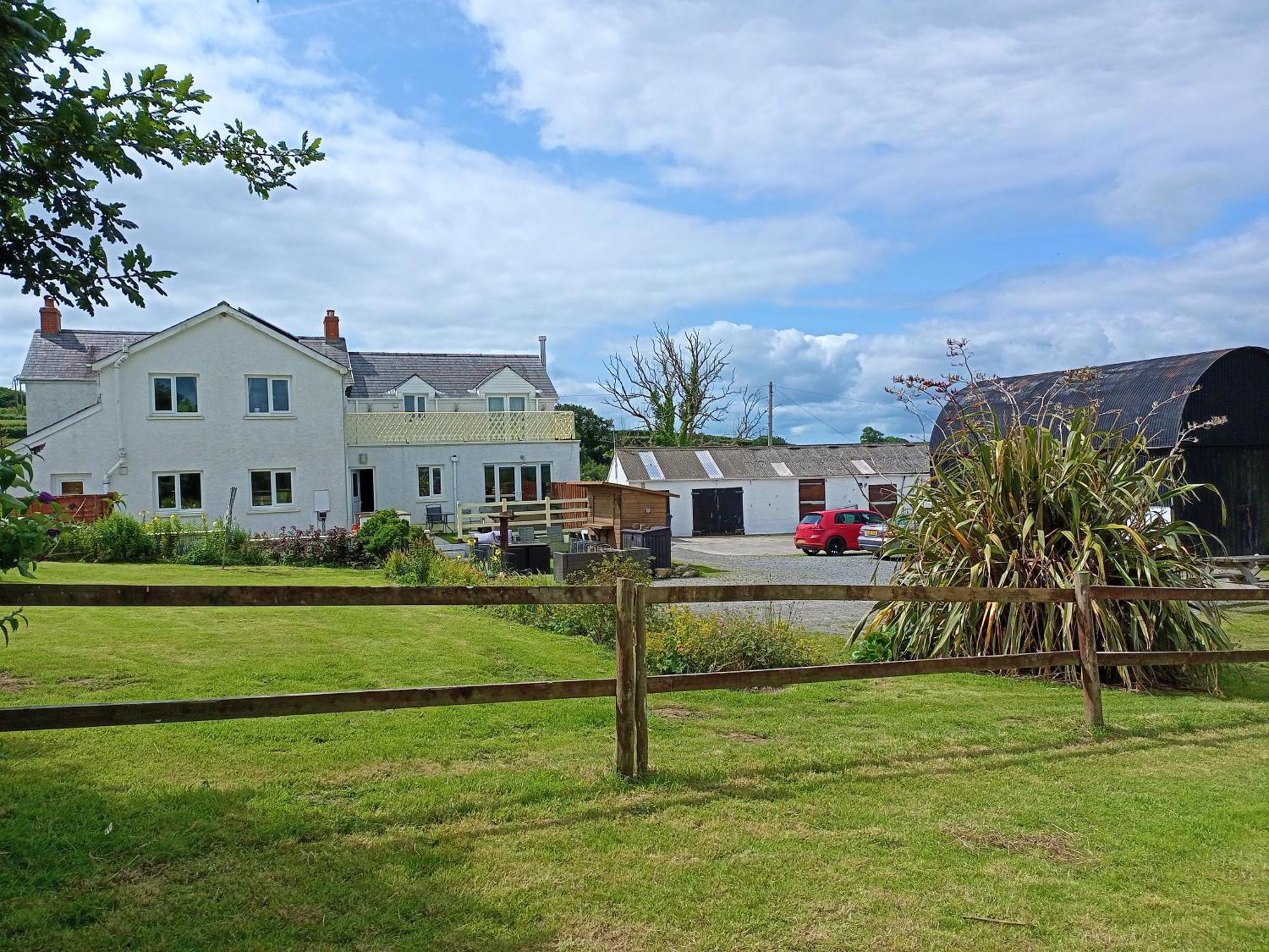 Pantysgyfarnog Near Carmarthenshire Pembrokeshire Hotel Bagian luar foto